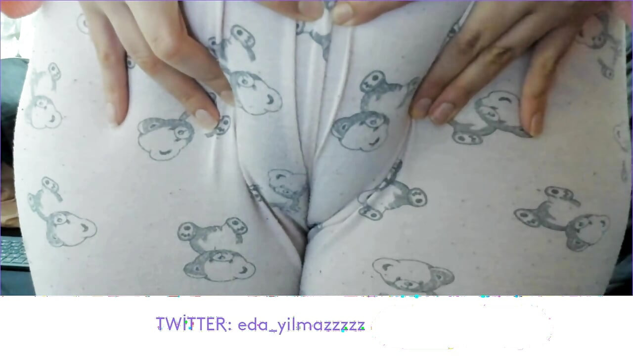 CAMELTOE- HÆVET FISSE - GNIDER FISSE MED PYJAMAS