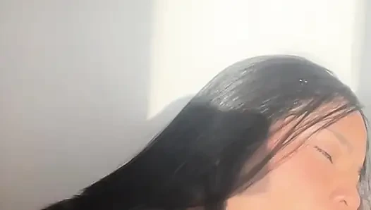 Sadece sikinin ağzımda olması beni tatmin etmiyor ve ona daha iyi binmeye karar veriyorum -amatör çift- nysdel