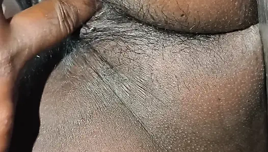 Mallu, mädchen fingert und in top-position