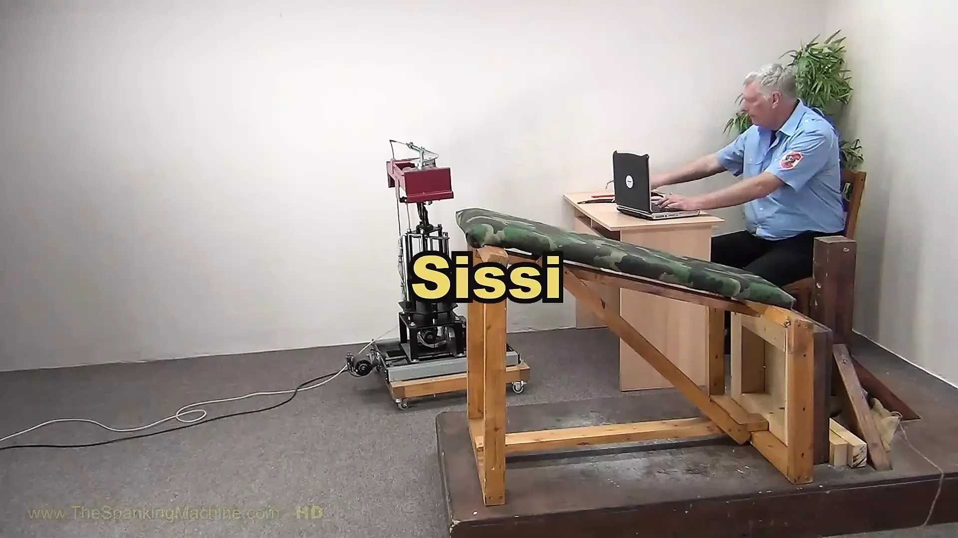 Sissi 8 Spanking Machine - Ass Whipping