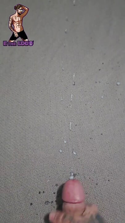 Tattooed Stud Blows Fat Load All Over the Blanket
