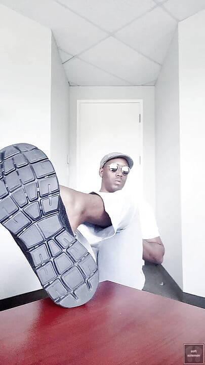 Male soles in the office (5) (2026)