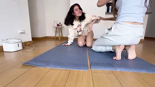 Gulat Wanita Di Antara Wanita