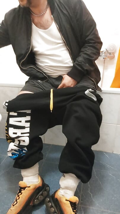 The Perverted Dj - Bro Pissed in His Sneax