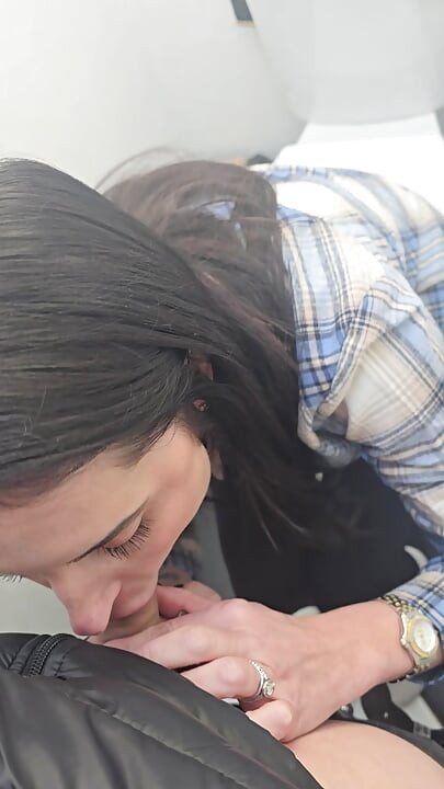 100% real amateur couple fuck in restaurant in daytime!