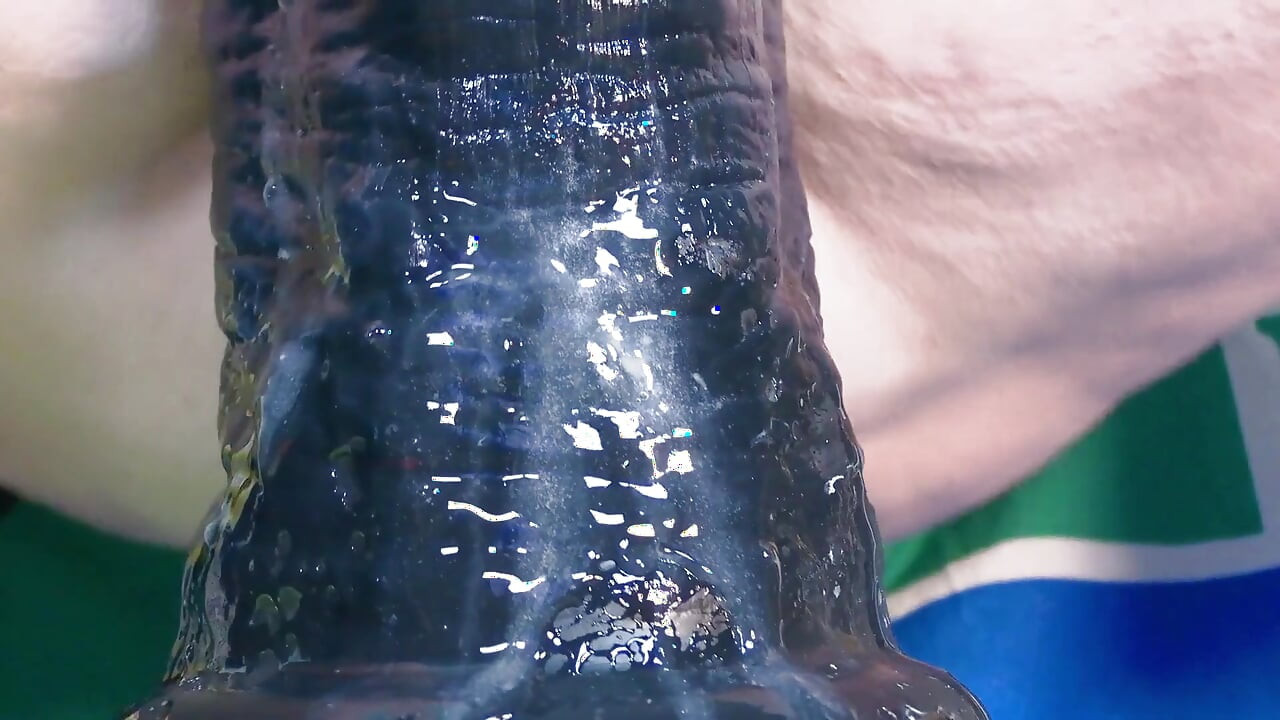 More Closeup Stretching with This 4xl Toy