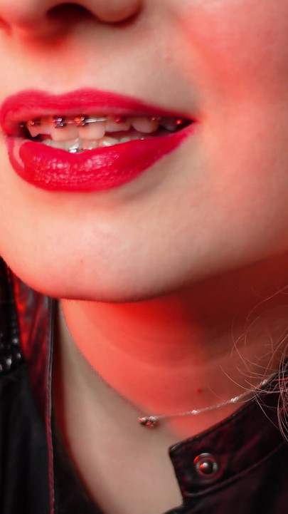 Spectacular moment from "ASMR lipstick process"