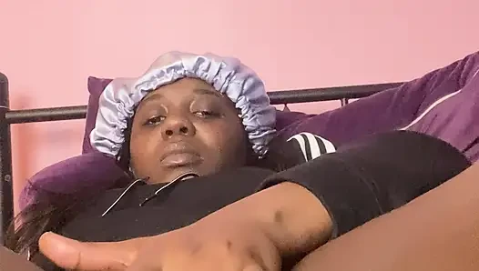 MEMEK HITAM GEMUK, BERAIR, SIMETRIS