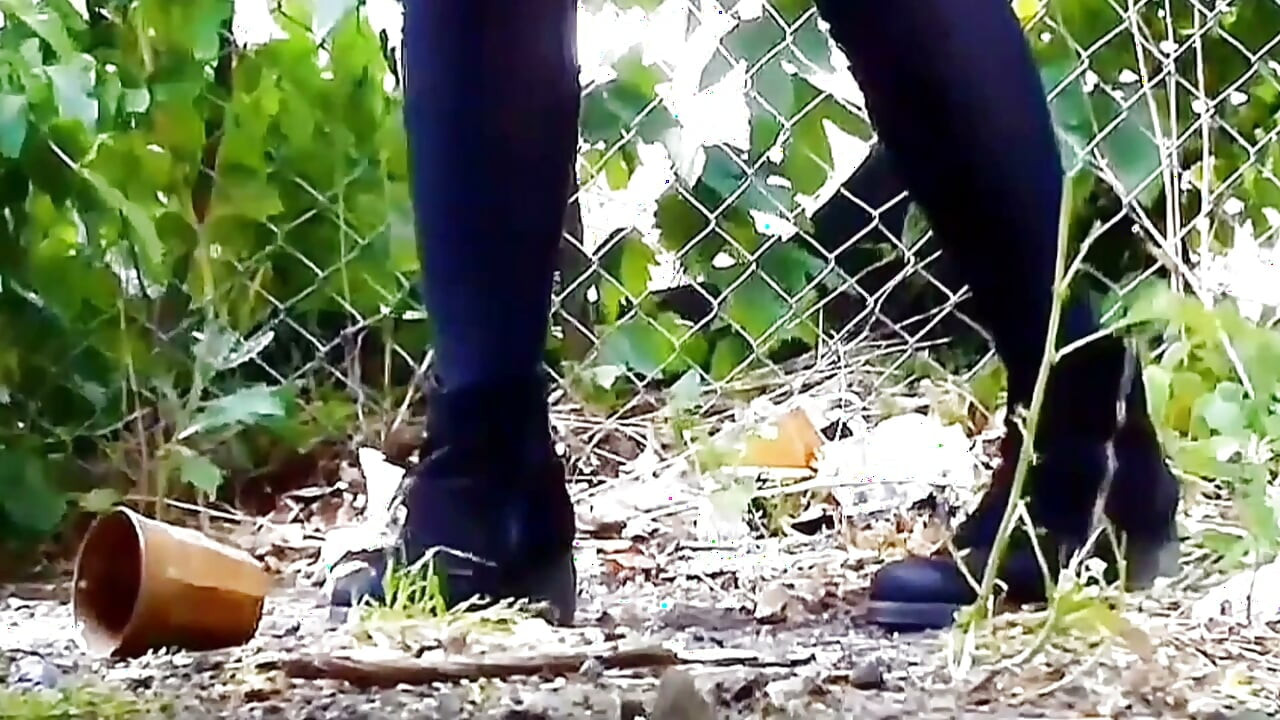 The Longest Outdoor Pee with a Completely Full Bladder