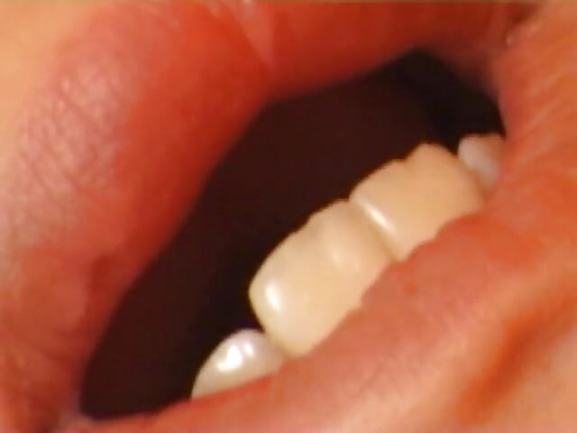 Perfeita loira mel dedilhando sua vulva