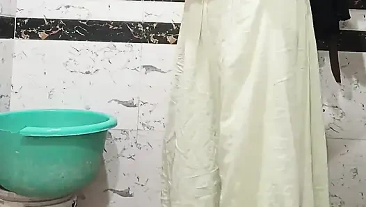 Priya Bhabi Nice Body Show