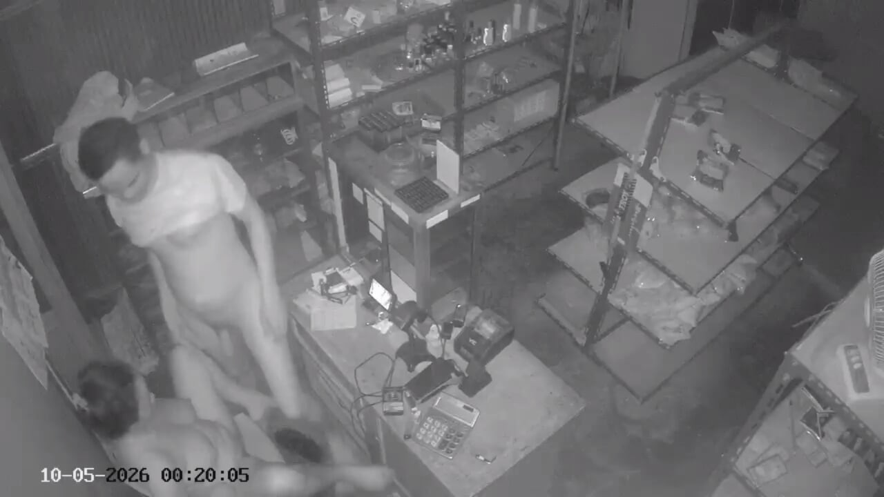 Cheating in a dark place with an ex-girlfriend, it turns out that there is a hidden camera.