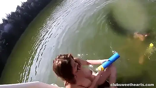 Wilde mädchen, dünnes tauchen