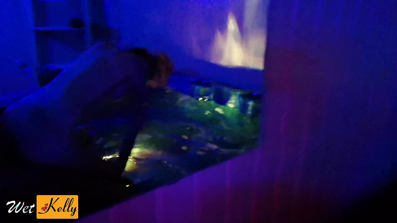 Hot Sex in Jacuzzi Witha Big Tits MILF