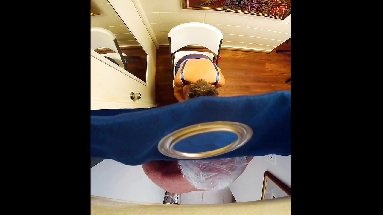 私たちは栄光の穴を作り、それから少し楽しんだ