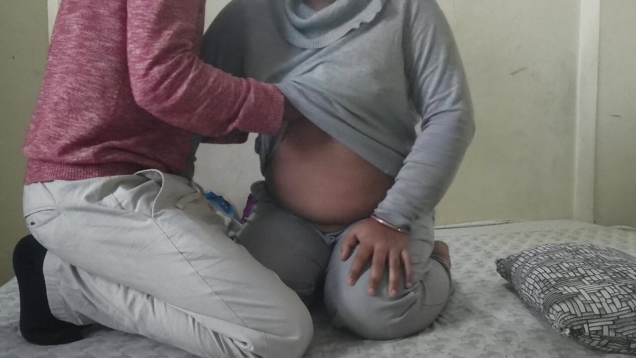 Η Bhabhi και ο σύζυγός της κάνουν foreply.