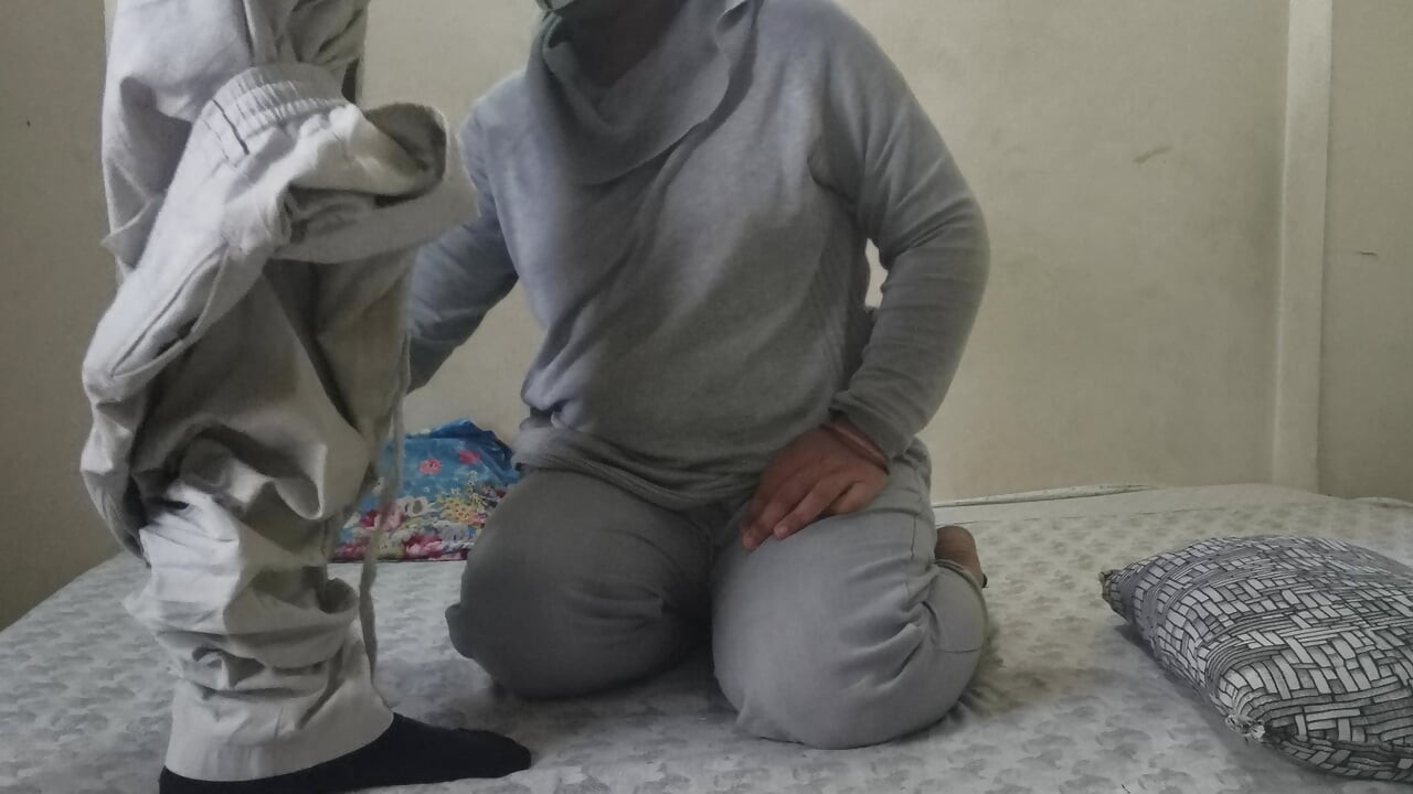 Svastika i njen muž rade predubedjeno.