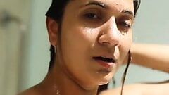 Pooja laxmi joshi duschar på henne, fliz filmer