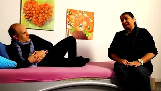 Büyük vücutlu orta yaşlı seksi kadın amcığını sikiyor yalıyor... ağzına boşalma