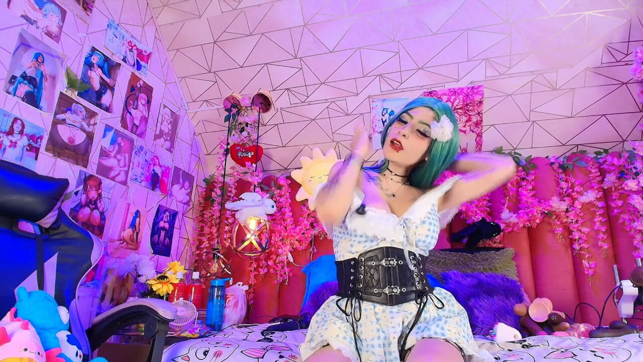 nikmati gaunku pendek seksi di webcam