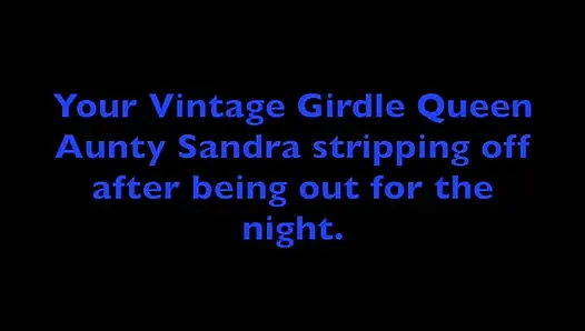 Vgq27 Aunty Sandra Stripping After a Night Out
