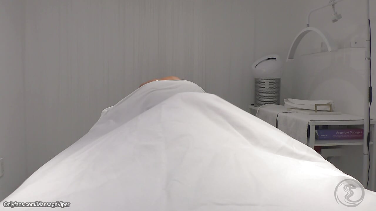 Real Massage Therapist Gets Sucked and Fucked by Fit Blonde Client
