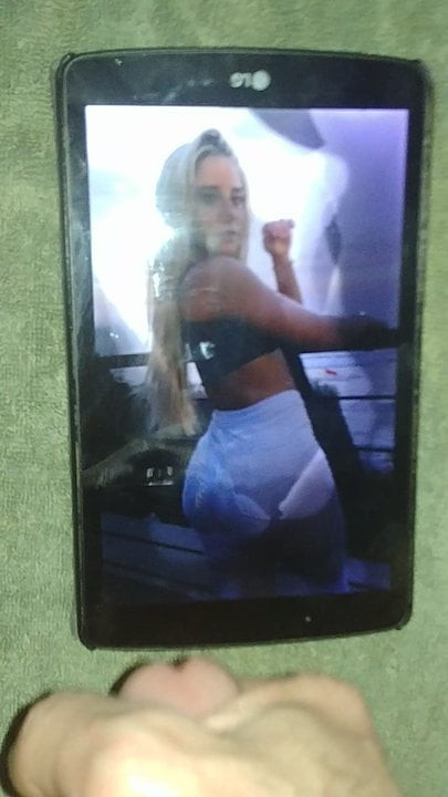 Nastassia Ponomarenko cumtribute