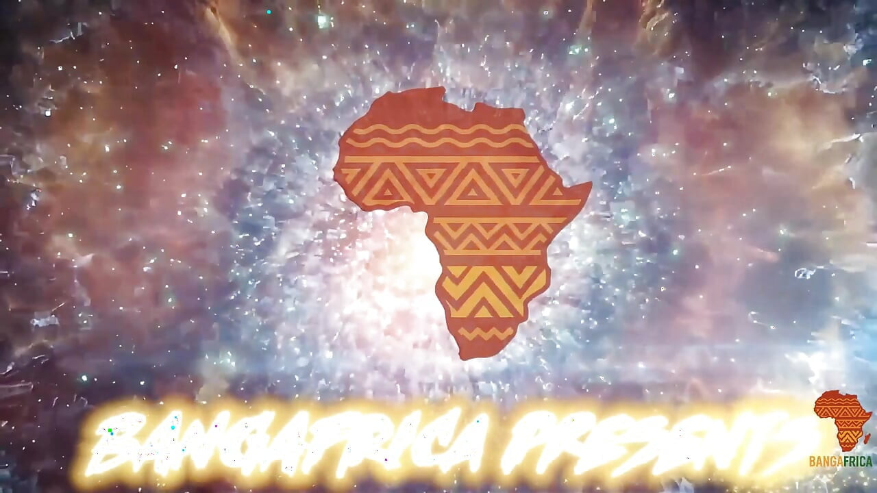 性感的大屁股圣诞老人小姐得到大黑鸡巴治疗