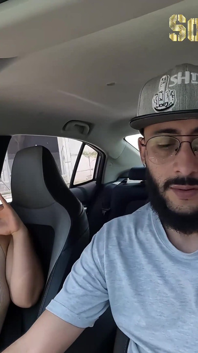 Tight Pink Pussy Crushed in the Car During an Unscripted Encounter