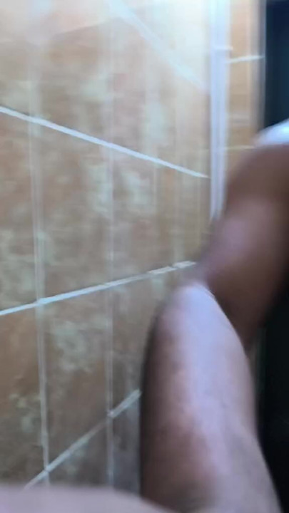 Göt deliği parmaklıyor