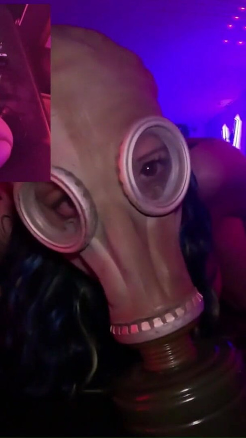 Gasmaske åndedrætskontrol - knep-maskine orgasme | klip 1