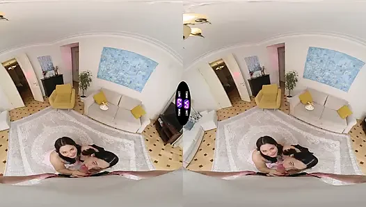 Pelacur terangsang roxy dan amelia berterima kasih padanya dengan blowjob ganda - teenmegaworld