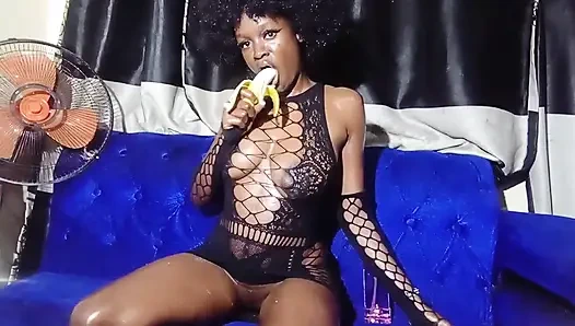 Alexa - cewek sange ini lagi asik nyepong kontol dan muasin dirinya sendiri!