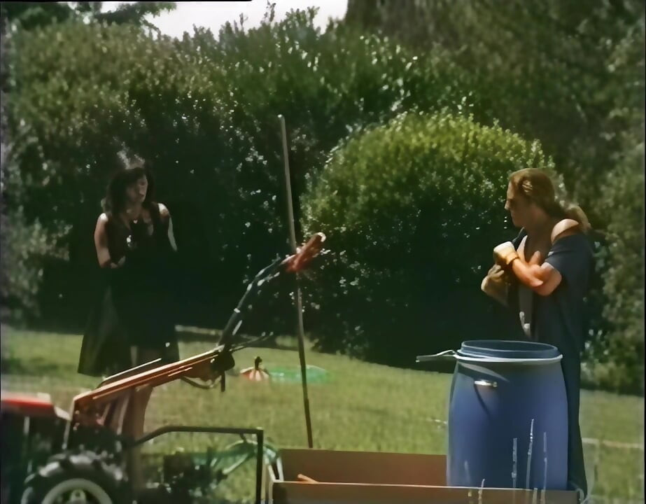 Outdoor Threesome for Vintage Fuckers