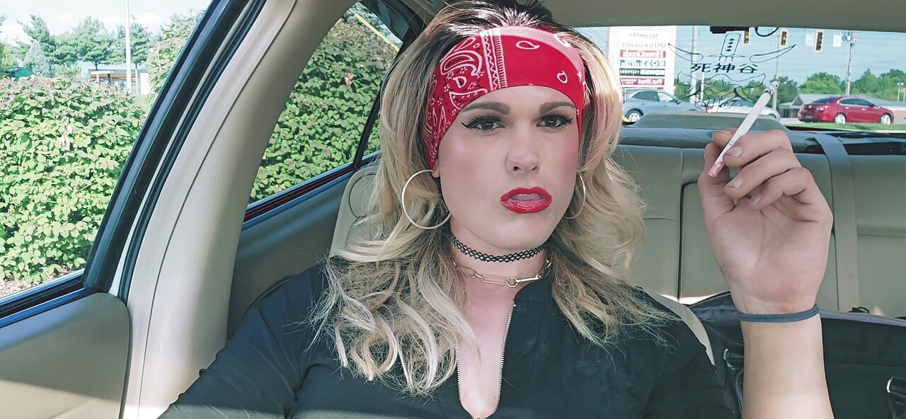 Kylie Babes Smoking Fetish Car Play