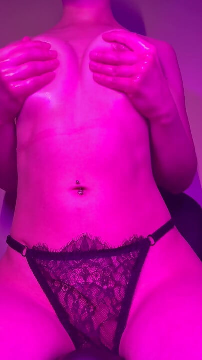 Rubbing Myself with Oil & Playing with My Tits