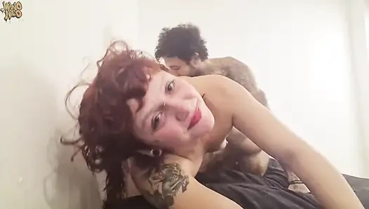 Büyük latin yarak diggin pembe amının derinliklerinde