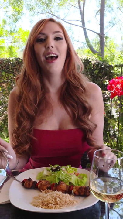 Itspov - la foxy lady Lauren Phillips ama una polla dura en su coño