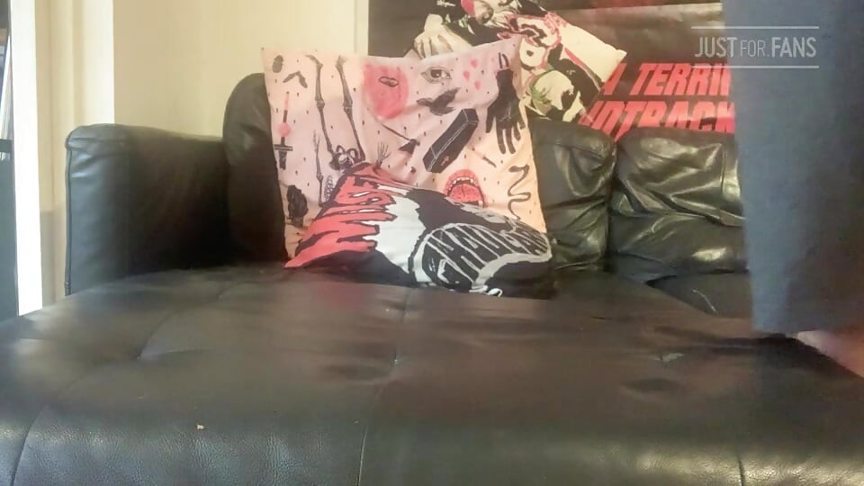 FAT DADDY LONG WANK WITH FEET & CUM