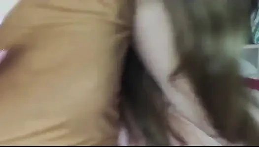 Aku lagi asik memekku dengan ganas!