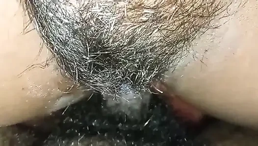 Bhabhi soyi thi mera khada hua babhi ko muh ache se muh main diya fir chut choda achese bhabi ke chut se pani nikala mera bhi pani nikala