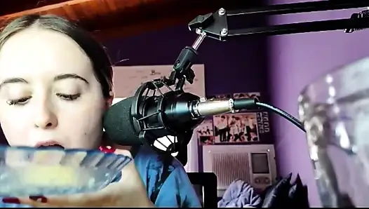 10 dakikadan kısa sürede öğle yemeğimi yiyorum