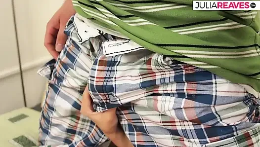 Guru yogaku ngentot aku dan lanjut menyuntik toketku habis-habisan