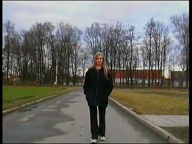 Blondes teen mit dildo ihre schwanzin in nahaufnahme video