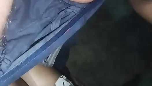 Yüze boşalma yarak emiyor ve ağzını sikiyor ve yüzüne boşalıyor