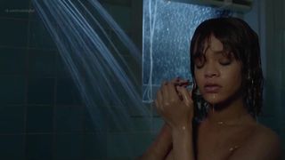 Rihanna nago, Bates motel, seksowna scena prysznicowa