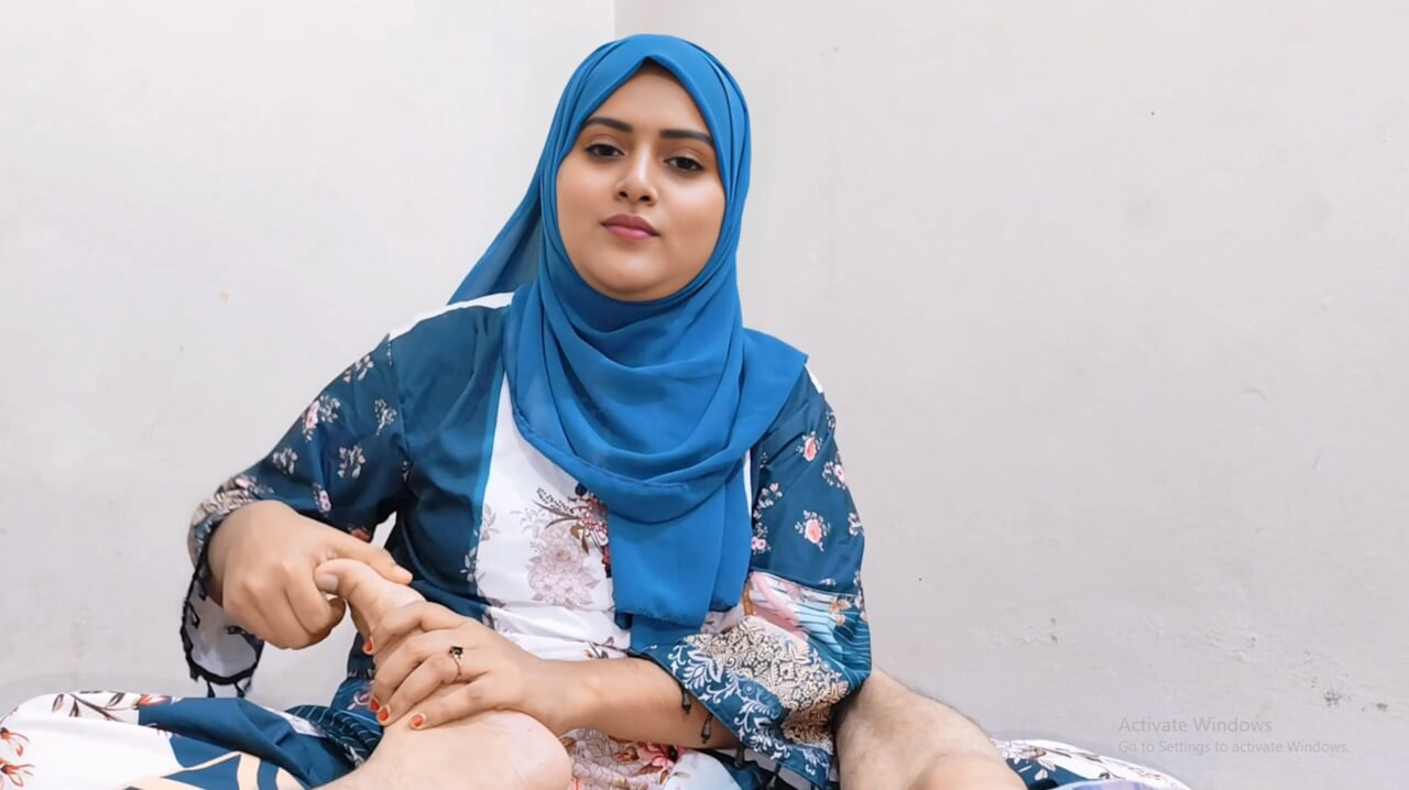 Cumnata frumoasă Hijabi se distrează cu cumnatul ei se bucură de sex. (Divertisment nelimitat).