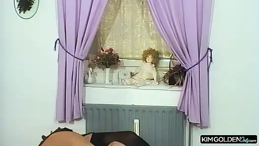 Geile Blondine blaest und reitet leidenschaftlich