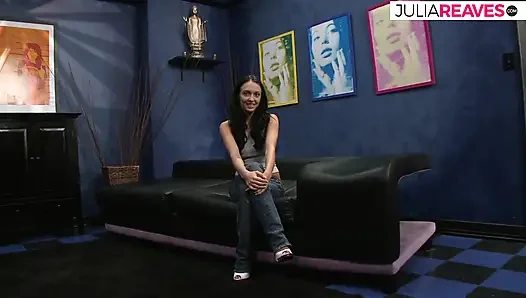 Gadis hot ini dientot habis-habisan setelah nyepong kontol ukuran raksasa sampai tengkorak