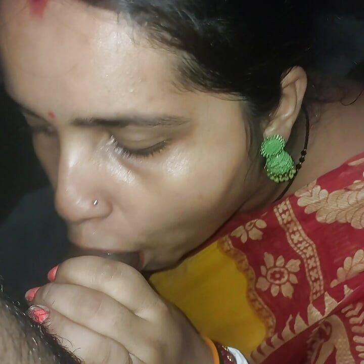 Local desi wife  sucking in mouth cream videos